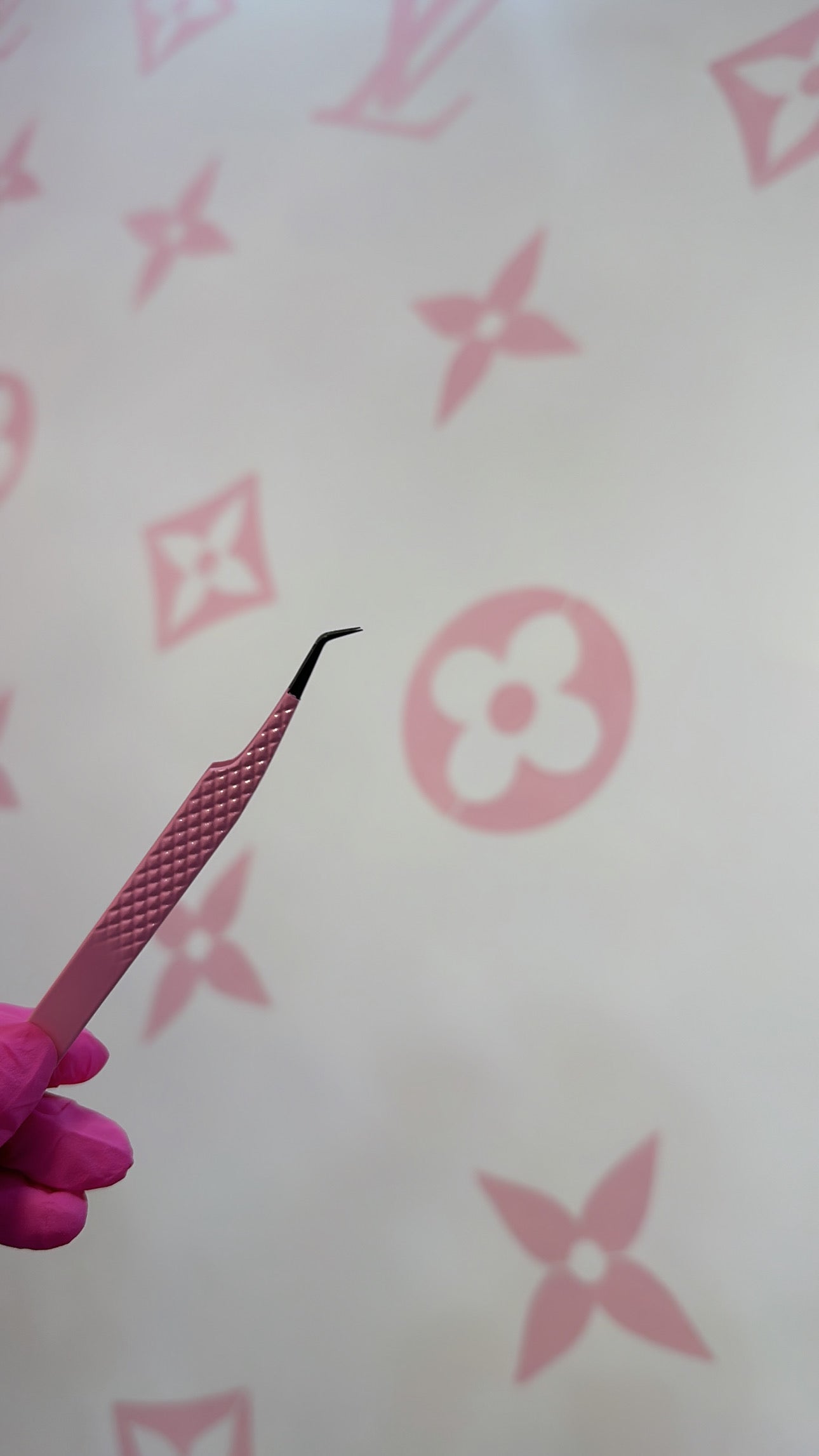 45 degree isolation tweezer